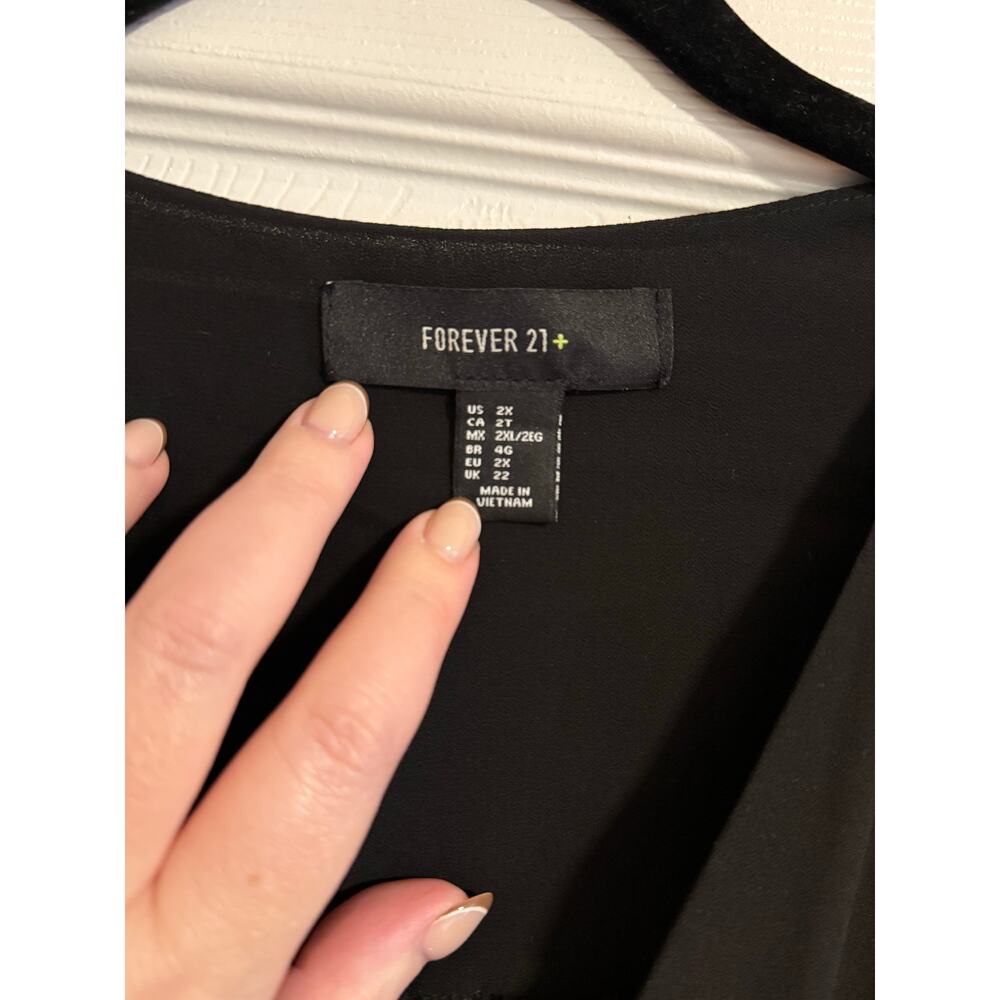 Forever 21 blouse - size 2x - Picture 3 of 3